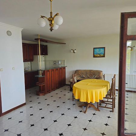 Lazur Seaview Apartment Поморие Экстерьер фото