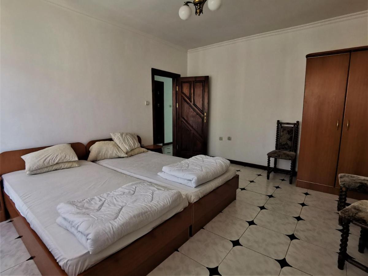 Lazur Seaview Apartment Поморие Экстерьер фото