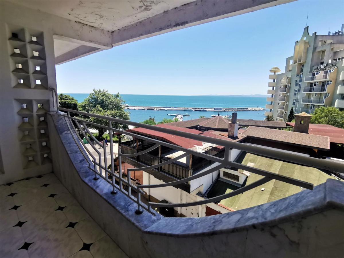 Lazur Seaview Apartment Поморие Экстерьер фото