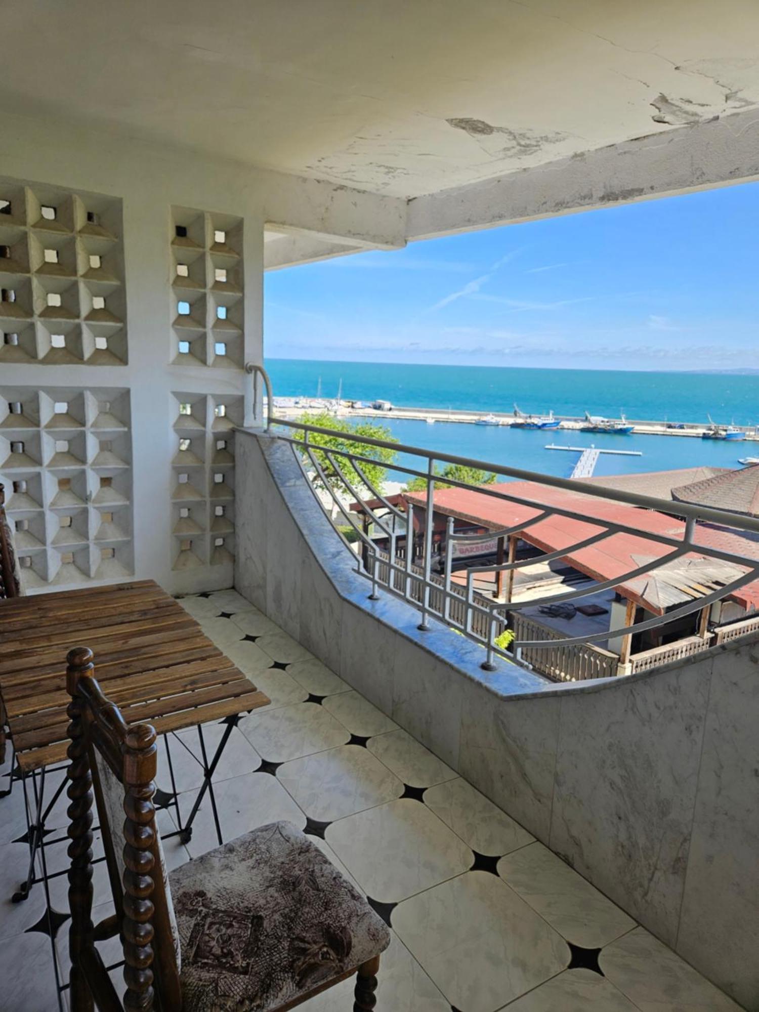 Lazur Seaview Apartment Поморие Экстерьер фото